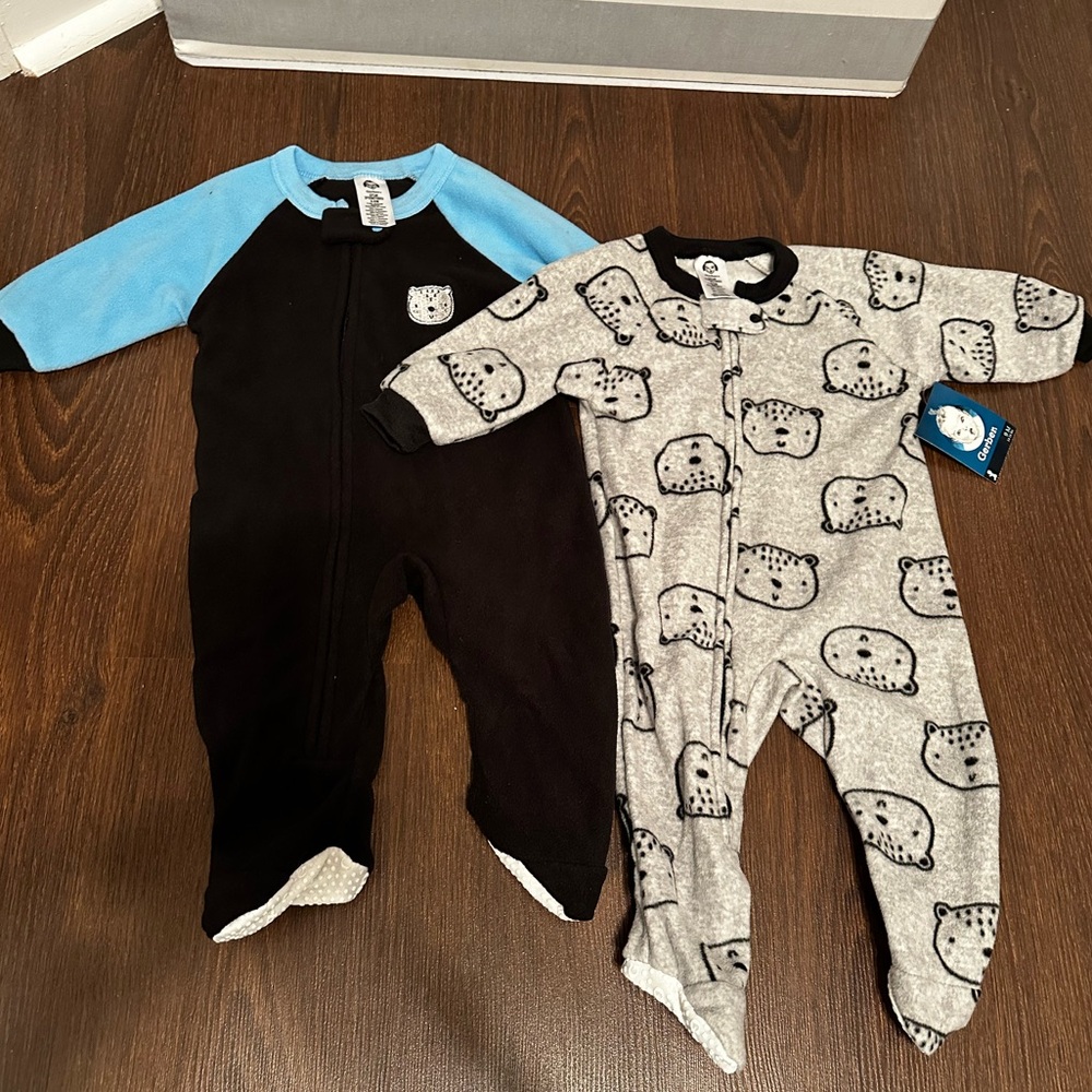 Gerber fleece footie footer pajamas size 6-9 mo - never worn!